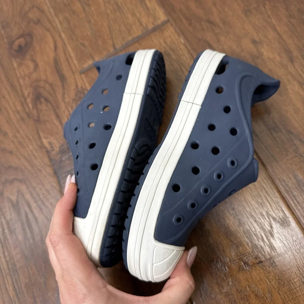Crocs Bump It Slip Ons Sneakers Kids J 1 Blue Navy Waterproof Flat Lightweight